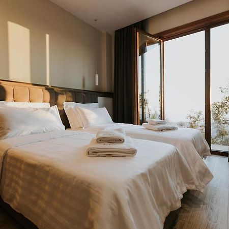Hotel Kroi Near Castle Entrance Castle And Town View Krujë المظهر الخارجي الصورة