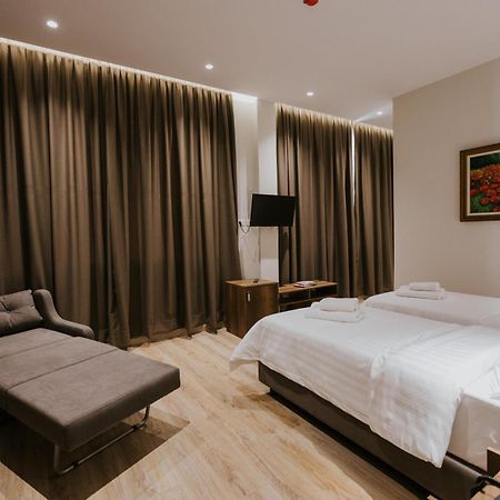 Hotel Kroi Near Castle Entrance Castle And Town View Krujë المظهر الخارجي الصورة