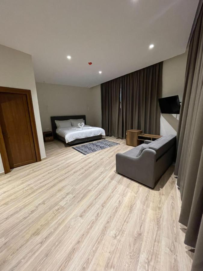 Hotel Kroi Near Castle Entrance Castle And Town View Krujë المظهر الخارجي الصورة