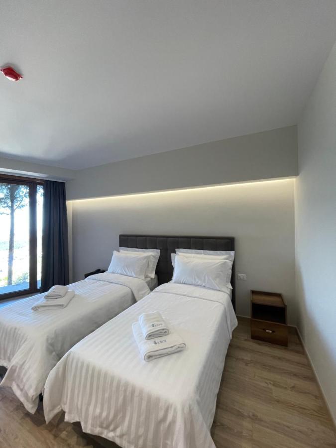 Hotel Kroi Near Castle Entrance Castle And Town View Krujë المظهر الخارجي الصورة
