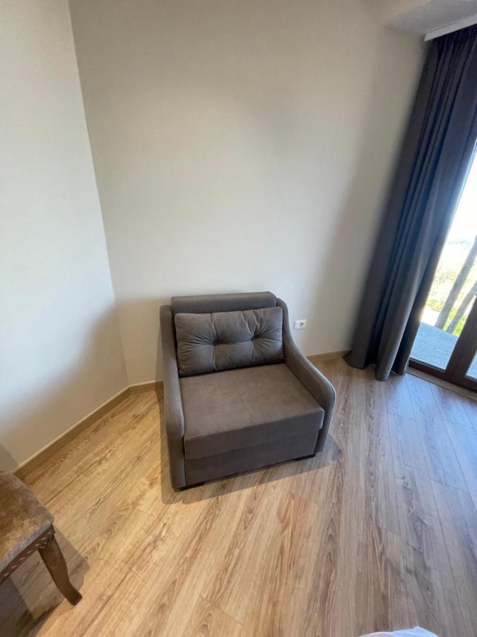 Hotel Kroi Near Castle Entrance Castle And Town View Krujë المظهر الخارجي الصورة