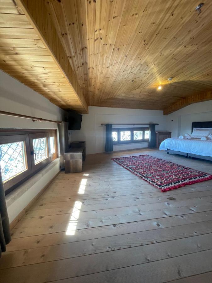 Hotel Kroi Near Castle Entrance Castle And Town View Krujë المظهر الخارجي الصورة