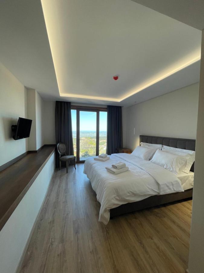 Hotel Kroi Near Castle Entrance Castle And Town View Krujë المظهر الخارجي الصورة