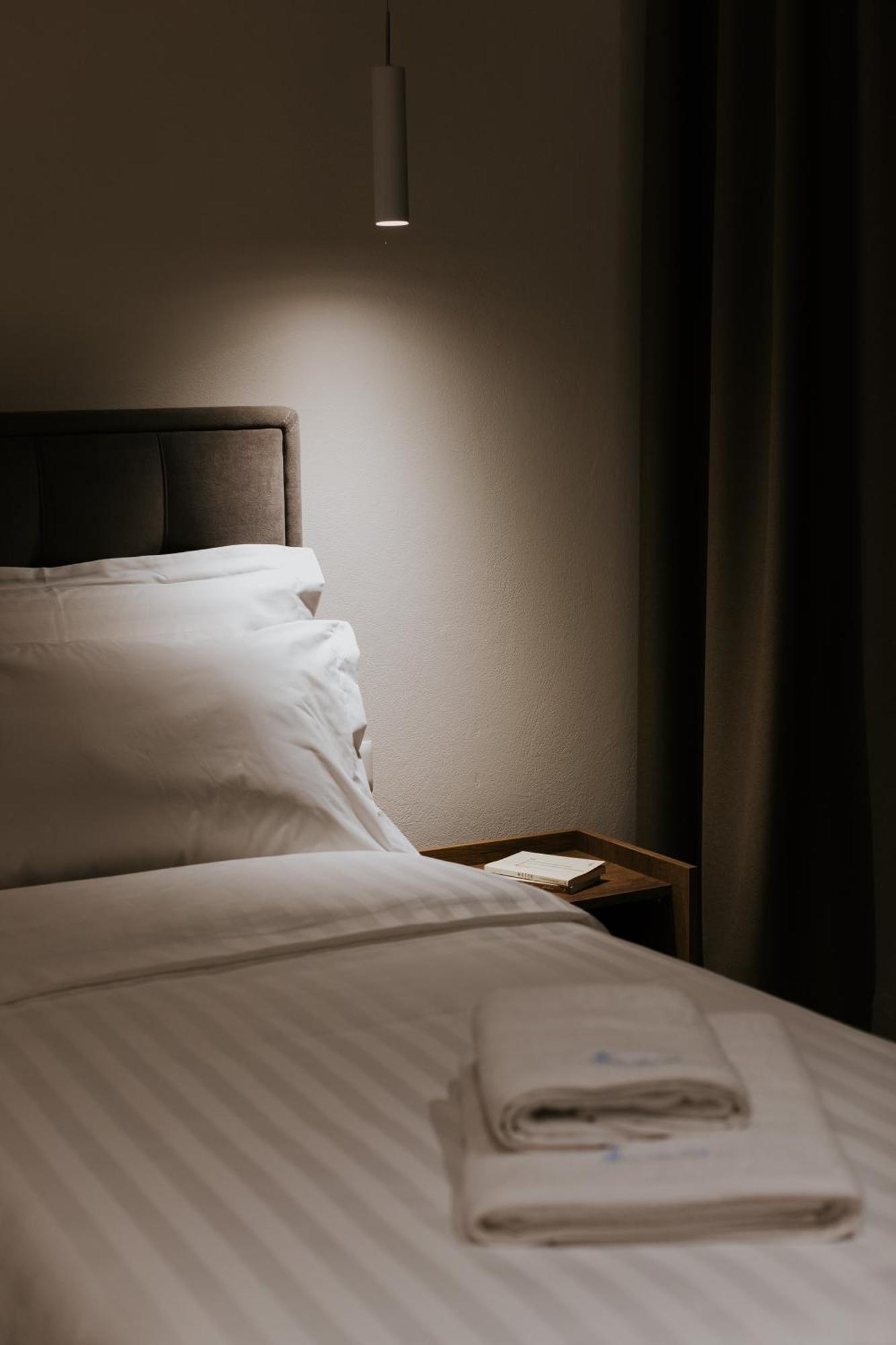 Hotel Kroi Near Castle Entrance Castle And Town View Krujë المظهر الخارجي الصورة